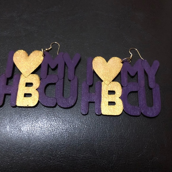 Jewelry - Picture 1 of 3